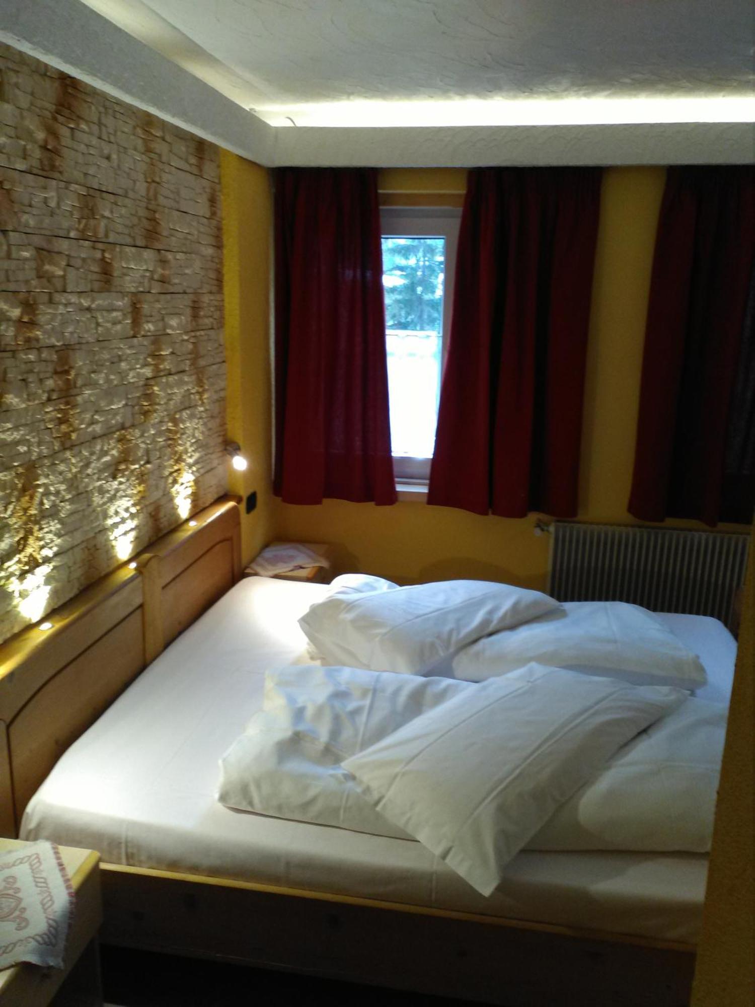 casa claudio-APPARTAMENTI IN CENTRO Campitello di Fassa Exterior foto