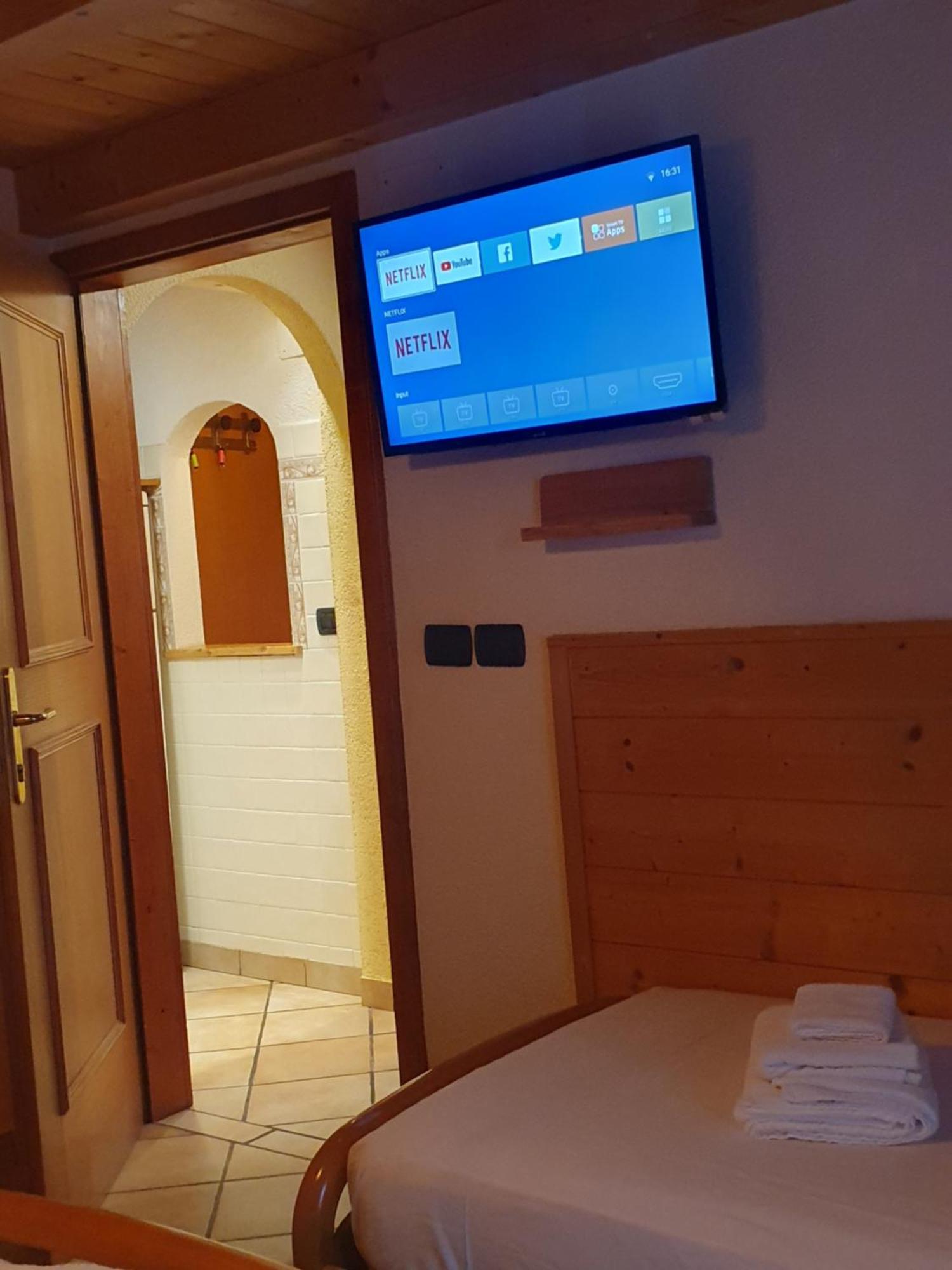 casa claudio-APPARTAMENTI IN CENTRO Campitello di Fassa Exterior foto