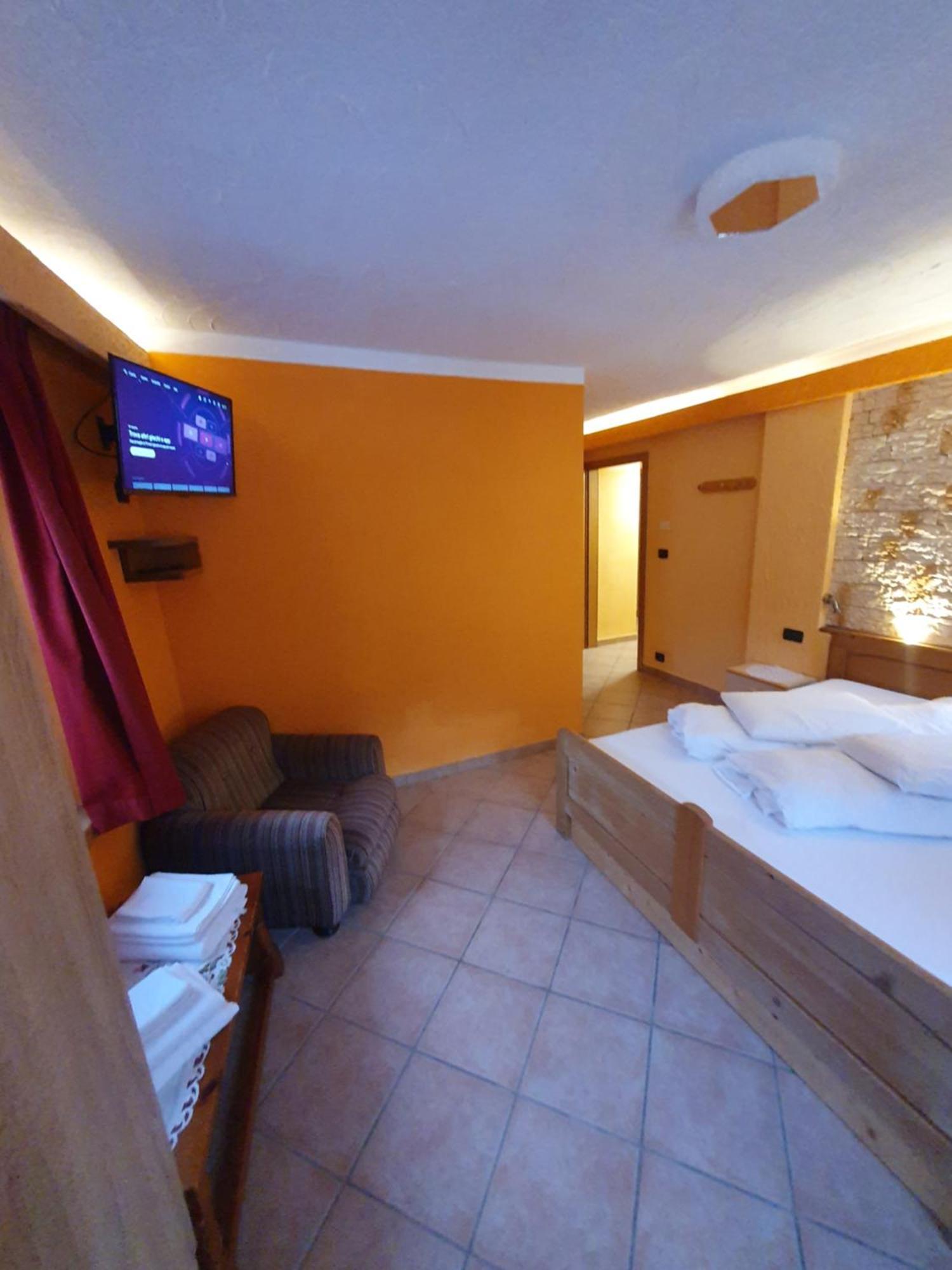 casa claudio-APPARTAMENTI IN CENTRO Campitello di Fassa Exterior foto