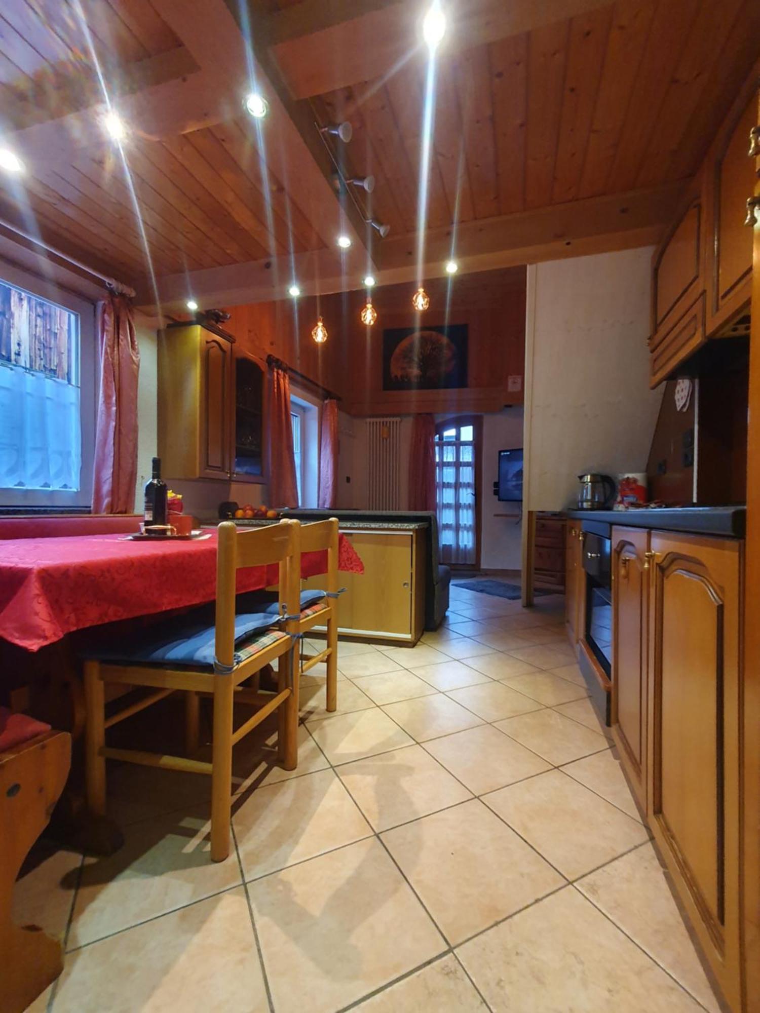 casa claudio-APPARTAMENTI IN CENTRO Campitello di Fassa Exterior foto