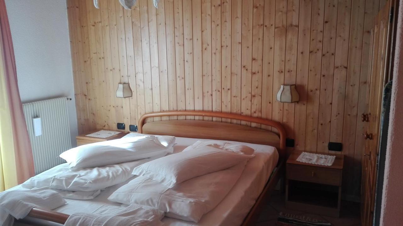 casa claudio-APPARTAMENTI IN CENTRO Campitello di Fassa Exterior foto